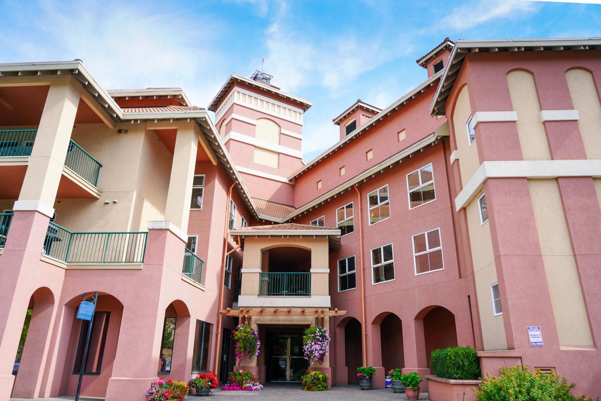 Borgata Lodge Resort Kelowna Exterior photo
